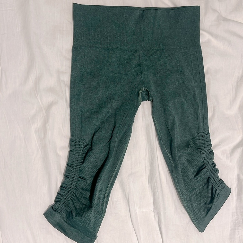 Green Lululemon Cropped Leggings
